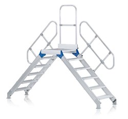 Алюминиевый переход с платформой Zarges Z600 1000мм 10 ступеней 60° 40359929 - фото 99158